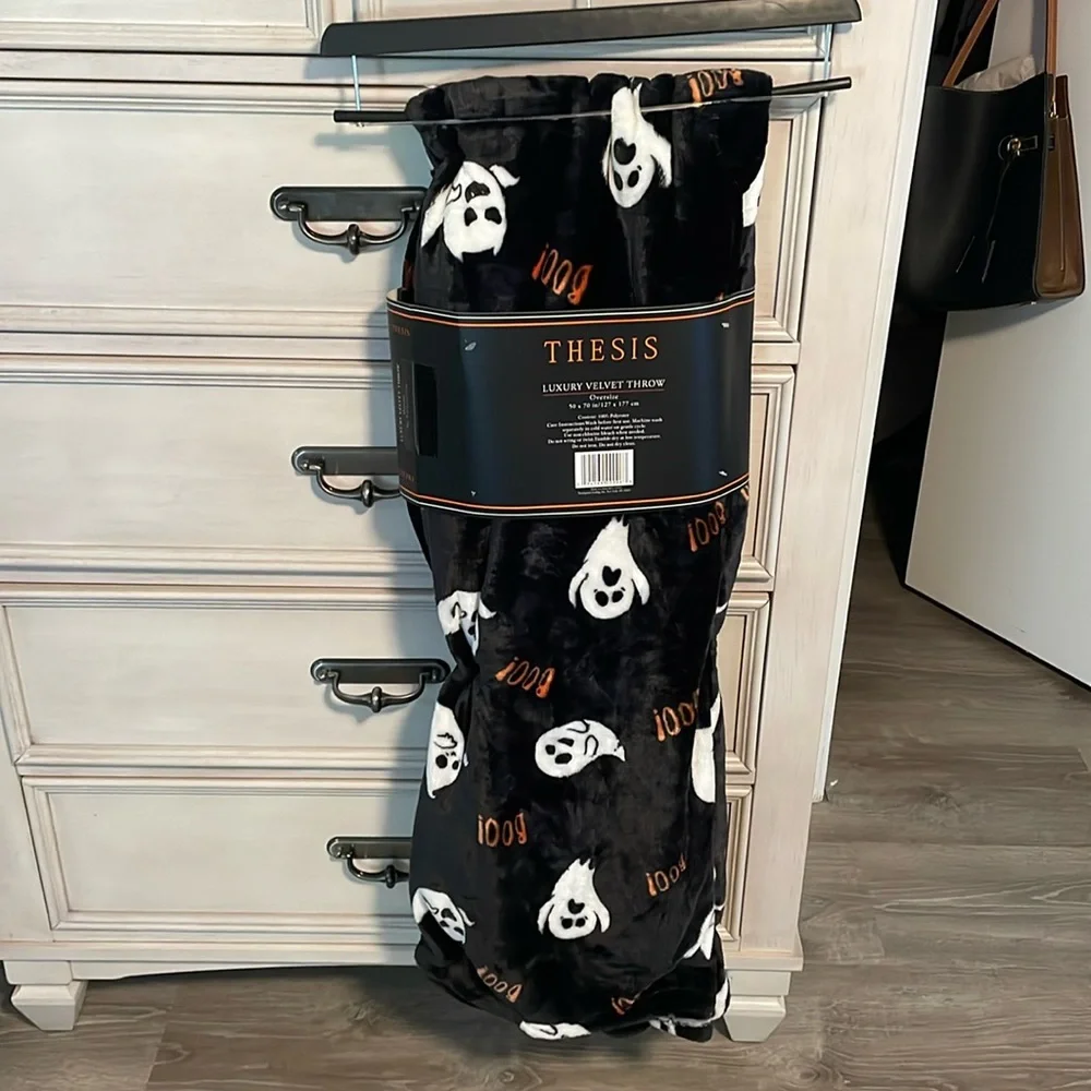 Halloween Boo Ghosts Luxury Velvet Oversized Throw Blanket. New cozy decor - Picture 1 of 5